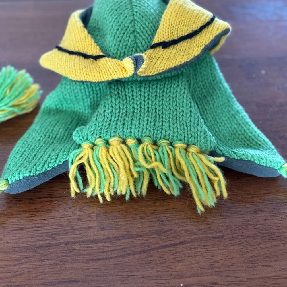 N/A green wool
